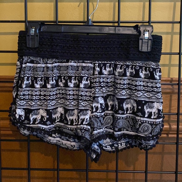 No Boundaries Pants - Elephant print elastic waist shorts*